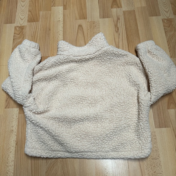 Urban Outfitters beige jacket; pre-loved; size small, full zip (Sherpa) - Picture 7 of 9